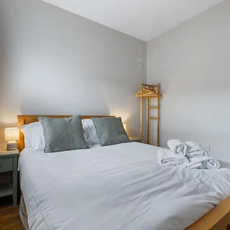 Stylish Free Parking Sleeps 4 - Pass The Keys York