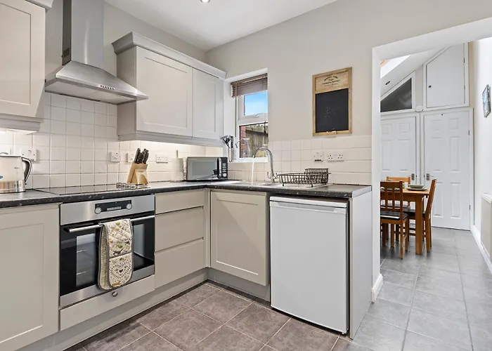 Stylish Free Parking Sleeps 4 - Pass The Keys Dom wakacyjny *