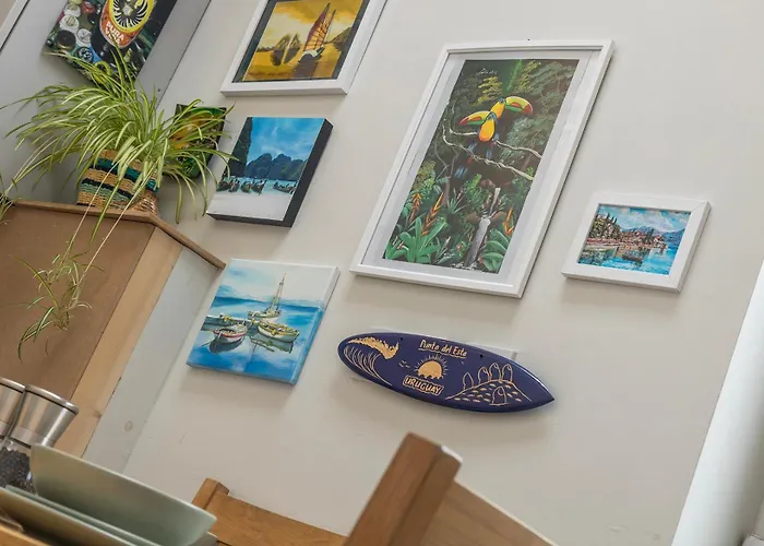 Dom wakacyjny Stylish Free Parking Sleeps 4 - Pass The Keys