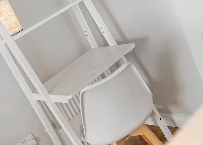 Stylish Free Parking Sleeps 4 - Pass The Keys York