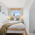 Nyaraló Stylish Free Parking Sleeps 4 - Pass The Keys
